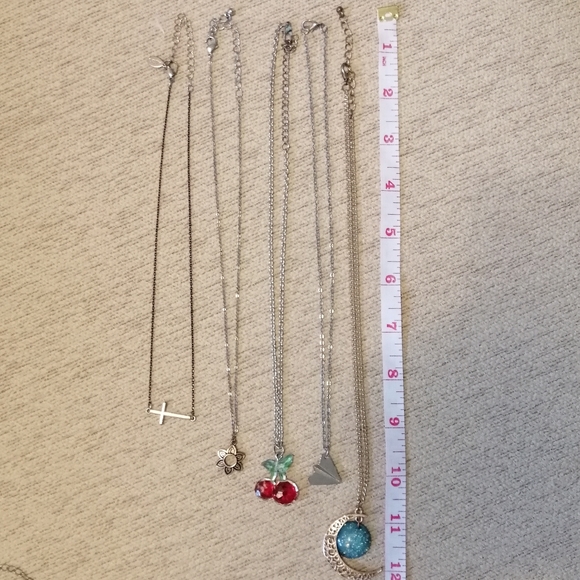 Assorted Necklaces - Picture 2 of 7